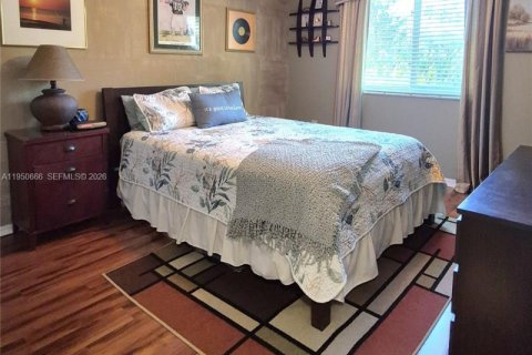 Condo in Coconut Creek, Florida, 3 bedrooms № 2010395 - photo 19