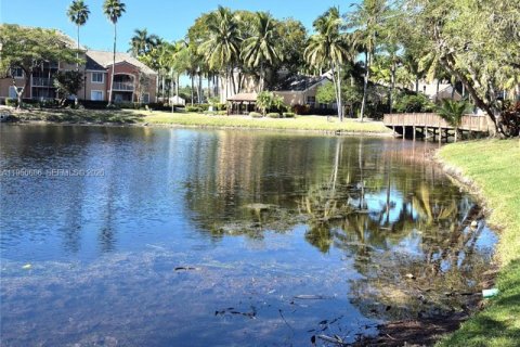 Condo in Coconut Creek, Florida, 3 bedrooms № 2010395 - photo 27