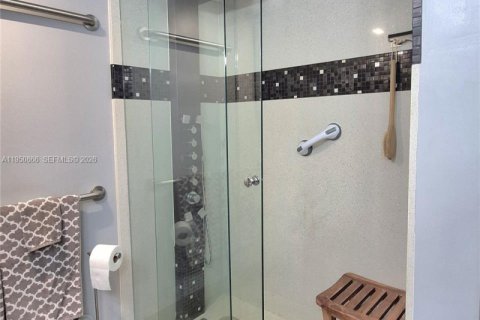 Condo in Coconut Creek, Florida, 3 bedrooms № 2010395 - photo 13