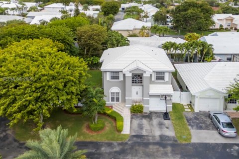 House in Miami, Florida 4 bedrooms, 160.26 sq.m. № 2022104 - photo 26