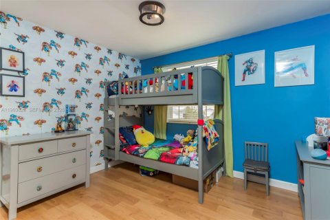 House in Miami, Florida 4 bedrooms, 160.26 sq.m. № 2022104 - photo 19