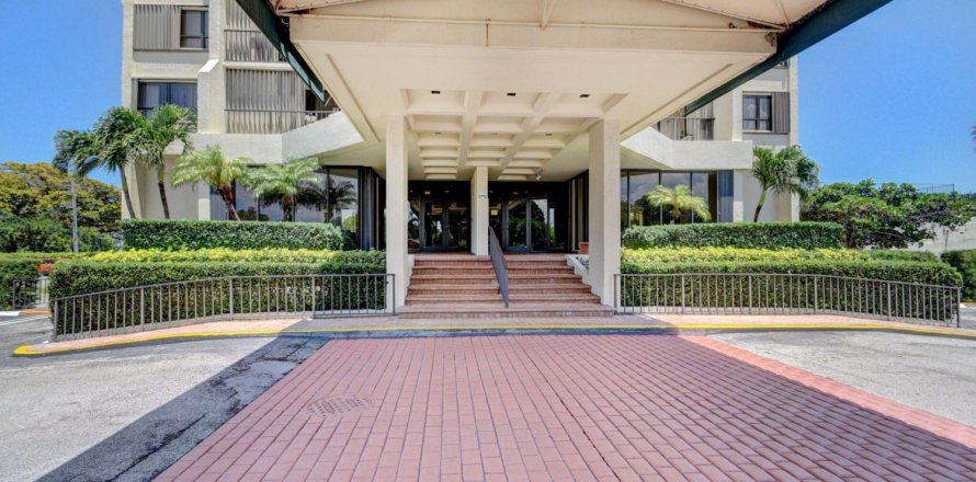 Condo in West Palm Beach, Florida, 3 bedrooms  № 1145987