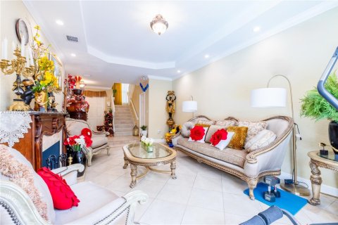 House in Palmetto Bay, Florida 6 bedrooms, 277.96 sq.m. № 1772440 - photo 6