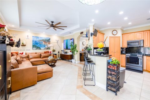 House in Palmetto Bay, Florida 6 bedrooms, 277.96 sq.m. № 1772440 - photo 10