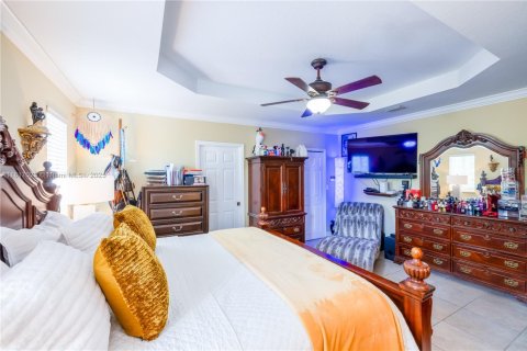 House in Palmetto Bay, Florida 6 bedrooms, 277.96 sq.m. № 1772440 - photo 24