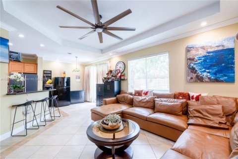 House in Palmetto Bay, Florida 6 bedrooms, 277.96 sq.m. № 1772440 - photo 9