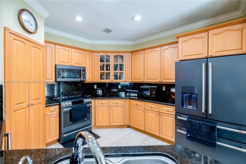 House in Palmetto Bay, Florida 6 bedrooms, 277.96 sq.m. № 1772440 - photo 11
