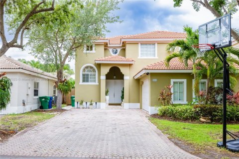House in Palmetto Bay, Florida 6 bedrooms, 277.96 sq.m. № 1772440 - photo 2