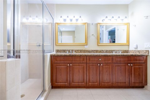 House in Palmetto Bay, Florida 6 bedrooms, 277.96 sq.m. № 1772440 - photo 26