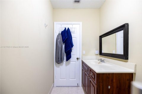 House in Palmetto Bay, Florida 6 bedrooms, 277.96 sq.m. № 1772440 - photo 23