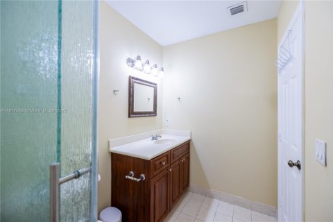 House in Palmetto Bay, Florida 6 bedrooms, 277.96 sq.m. № 1772440 - photo 29