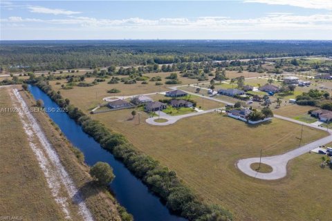 Terreno en Cape Coral, Florida № 2082854