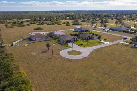 Terreno en venta en Cape Coral, Florida № 2082854 - foto 2