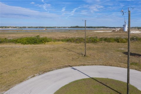Terreno en venta en Cape Coral, Florida № 2082854 - foto 4