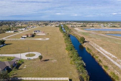 Terreno en venta en Cape Coral, Florida № 2082854 - foto 9