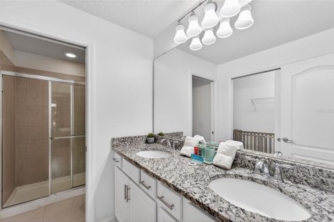 Touwnhouse à vendre à Kissimmee, Floride: 5 chambres, 210.24 m2 № 2283642 - photo 20