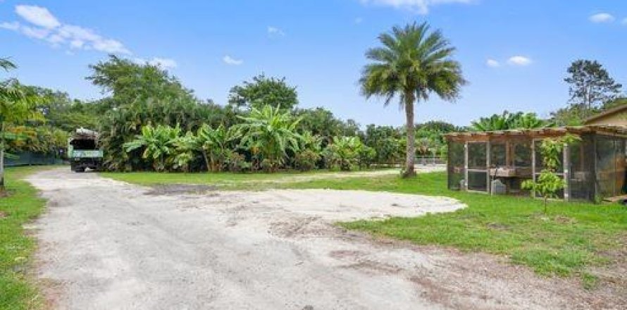 House in Davie, Florida 3 bedrooms, 204.38 sq.m. № 1079367