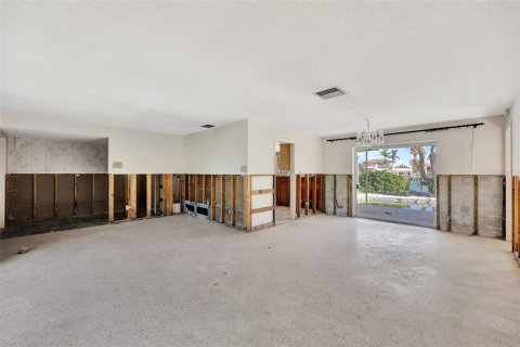 House in Clearwater, Florida 2 bedrooms, 149.29 sq.m. № 1565358 - photo 14