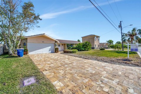 Villa ou maison à vendre à Clearwater, Floride: 2 chambres, 149.29 m2 № 1565358 - photo 12