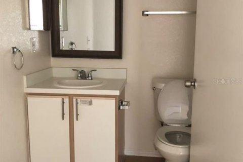 Condo in Kissimmee, Florida, 1 bedroom № 2379472 - photo 13