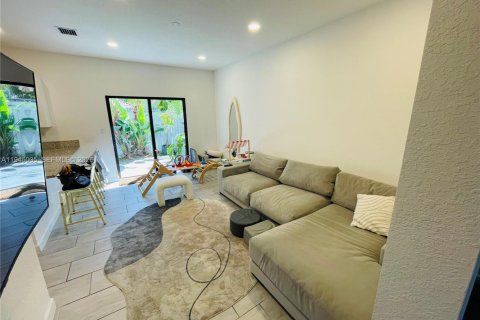 Villa ou maison à louer à Miami, Floride: 3 chambres, 163.69 m2 № 2001226 - photo 5