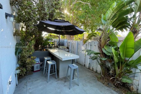 Villa ou maison à louer à Miami, Floride: 3 chambres, 163.69 m2 № 2001226 - photo 8