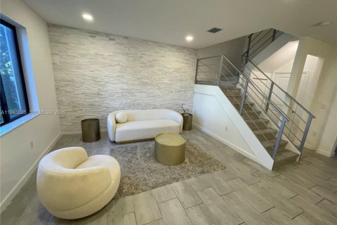 Villa ou maison à louer à Miami, Floride: 3 chambres, 163.69 m2 № 2001226 - photo 3