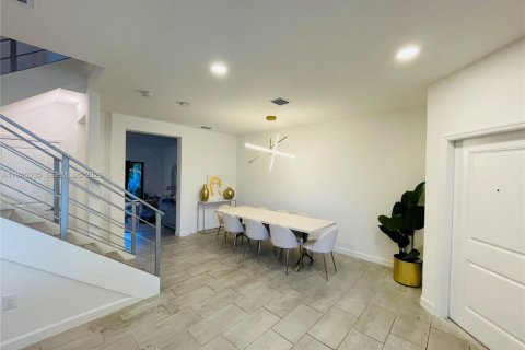 Villa ou maison à louer à Miami, Floride: 3 chambres, 163.69 m2 № 2001226 - photo 4