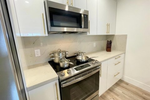 Купить кондоминиум в Форт-Лодердейл, Флорида 3 комнаты, 66.89м2, № 2146674 - фото 6