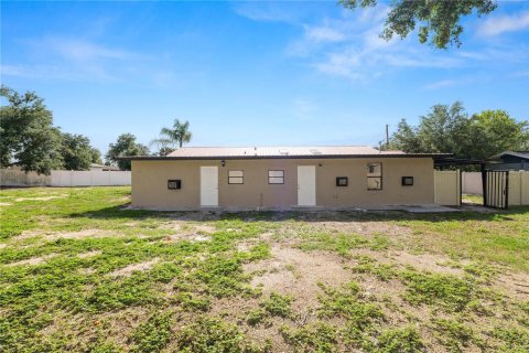 House in Mulberry, Florida 6 bedrooms, 209.49 sq.m. № 2116442 - photo 6