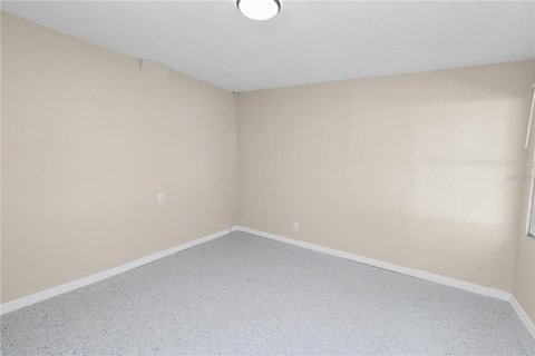 House in Mulberry, Florida 6 bedrooms, 209.49 sq.m. № 2116442 - photo 27