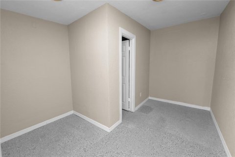 House in Mulberry, Florida 6 bedrooms, 209.49 sq.m. № 2116442 - photo 25
