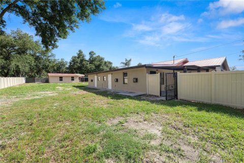 House in Mulberry, Florida 6 bedrooms, 209.49 sq.m. № 2116442 - photo 5