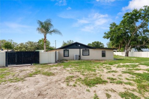 House in Mulberry, Florida 6 bedrooms, 209.49 sq.m. № 2116442 - photo 9