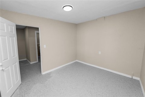 House in Mulberry, Florida 6 bedrooms, 209.49 sq.m. № 2116442 - photo 16