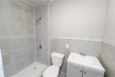 House in Mulberry, Florida 6 bedrooms, 209.49 sq.m. № 2116442 - photo 23