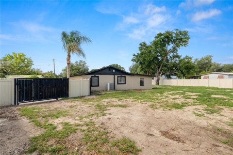 House in Mulberry, Florida 6 bedrooms, 209.49 sq.m. № 2116442 - photo 4