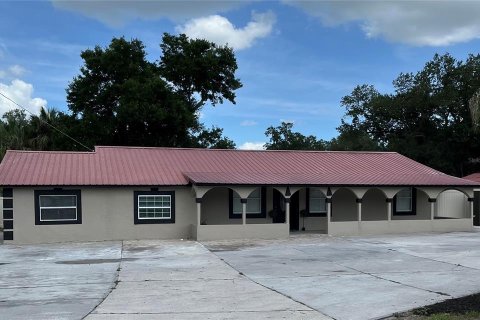 House in Mulberry, Florida 6 bedrooms, 209.49 sq.m. № 2116442 - photo 2