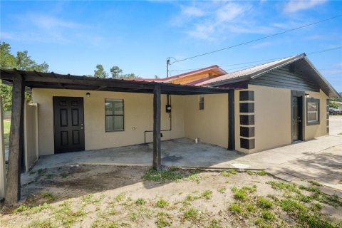 House in Mulberry, Florida 6 bedrooms, 209.49 sq.m. № 2116442 - photo 8