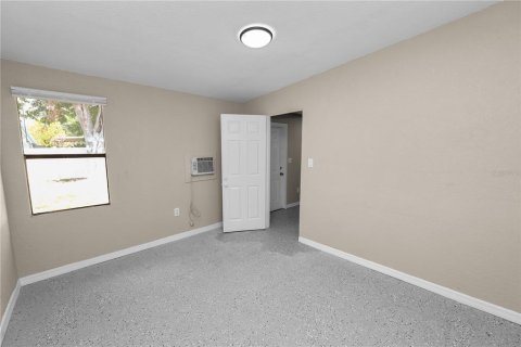 House in Mulberry, Florida 6 bedrooms, 209.49 sq.m. № 2116442 - photo 15
