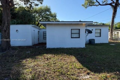 House in Fort Lauderdale, Florida 3 bedrooms, 113.25 sq.m. № 2023539 - photo 3