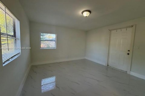 House in Fort Lauderdale, Florida 3 bedrooms, 113.25 sq.m. № 2023539 - photo 9