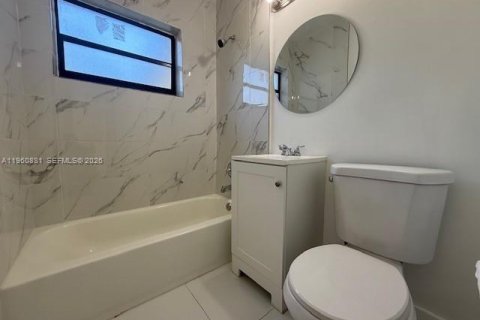 House in Fort Lauderdale, Florida 3 bedrooms, 113.25 sq.m. № 2023539 - photo 14