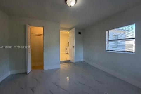 House in Fort Lauderdale, Florida 3 bedrooms, 113.25 sq.m. № 2023539 - photo 6