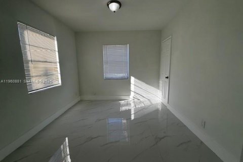 House in Fort Lauderdale, Florida 3 bedrooms, 113.25 sq.m. № 2023539 - photo 18