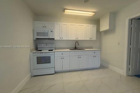 House in Fort Lauderdale, Florida 3 bedrooms, 113.25 sq.m. № 2023539 - photo 11