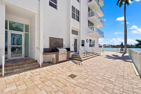 Condo in Fort Lauderdale, Florida, 2 bedrooms  № 1159801 - photo 1