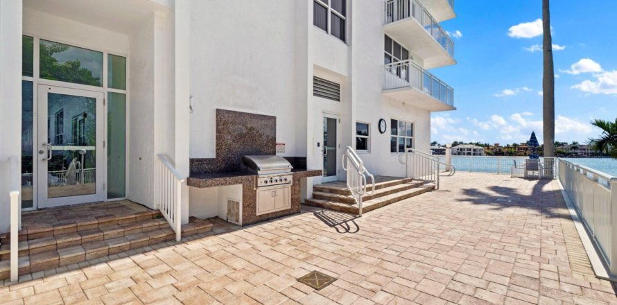 Condo in Fort Lauderdale, Florida, 2 bedrooms № 1159801