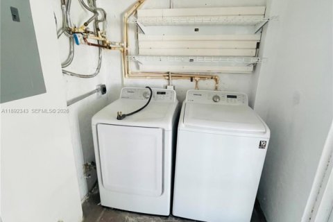 Casa en venta en Homestead, Florida, 3 dormitorios, 147.71 m2 № 1944994 - foto 24