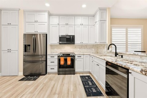 House in Hernando, Florida 2 bedrooms, 154.78 sq.m. № 2121628 - photo 2